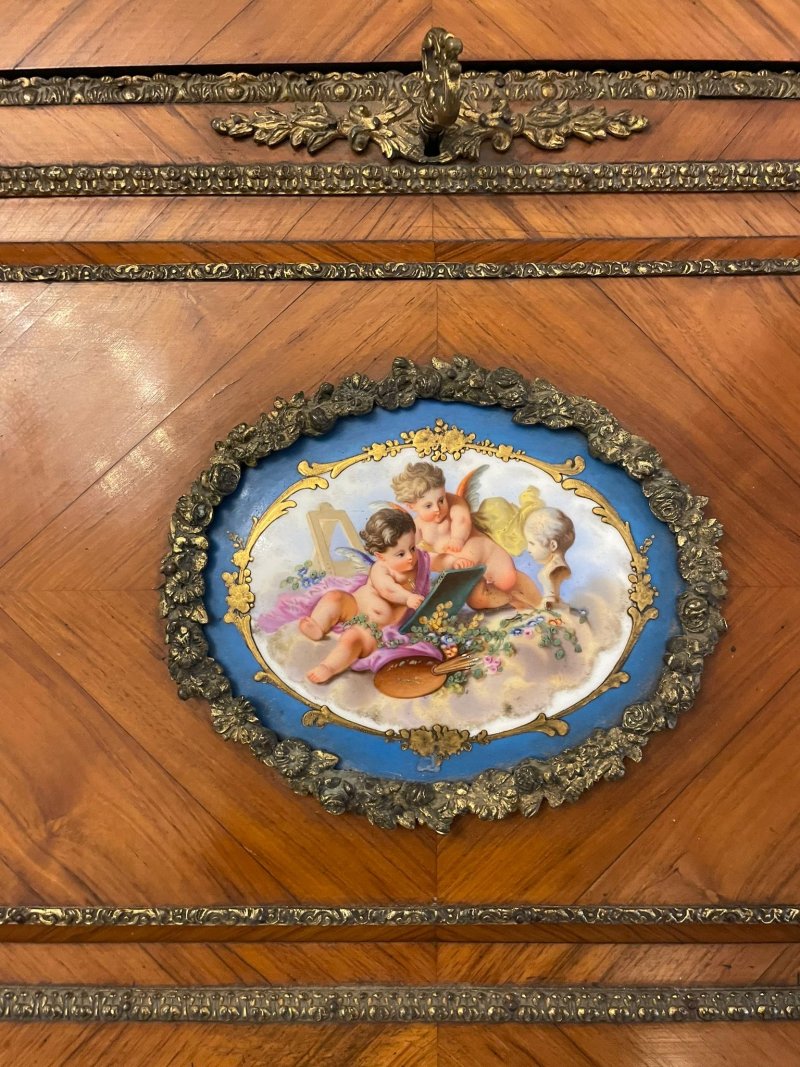 Fine Quality French Antique Victorian Kingwood and Ormolu Mounted Bureau/Desk - Image 13